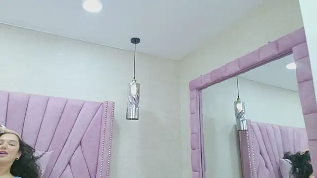 RoxanaAngel's cam snapshot