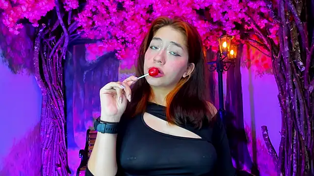 EmilyReddoll's cam snapshot