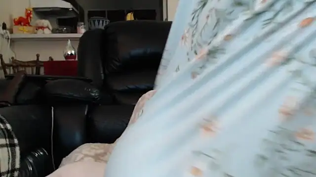 Juicy_Julie469's cam snapshot