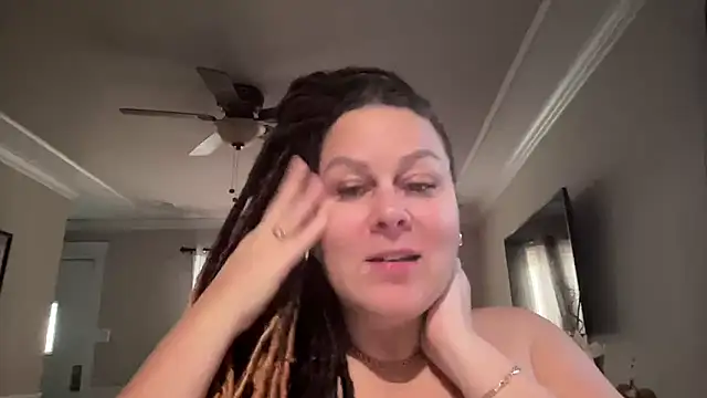 WorldsGreatestCockRater's cam snapshot