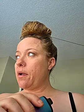 julimonroe's cam snapshot