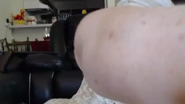 Juicy_Julie469's cam snapshot