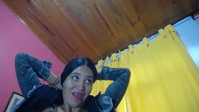 ScarleHot4ux's cam snapshot