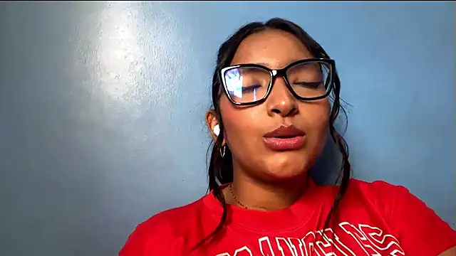 EstelleSchmeichel's cam snapshot