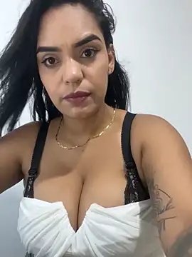 Sara-77 live sex cam