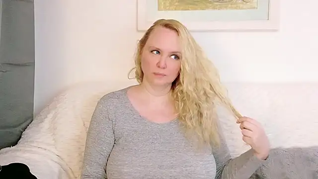 Sarah4you live sex cam