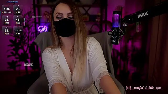 careful_i_bite_nya's cam snapshot