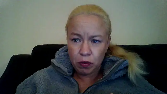 jennyblondeuk's cam snapshot