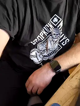 OdinWolf1990's cam snapshot