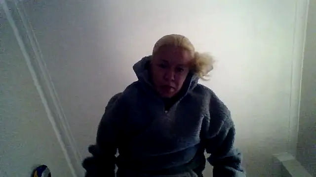 jennyblondeuk's cam snapshot