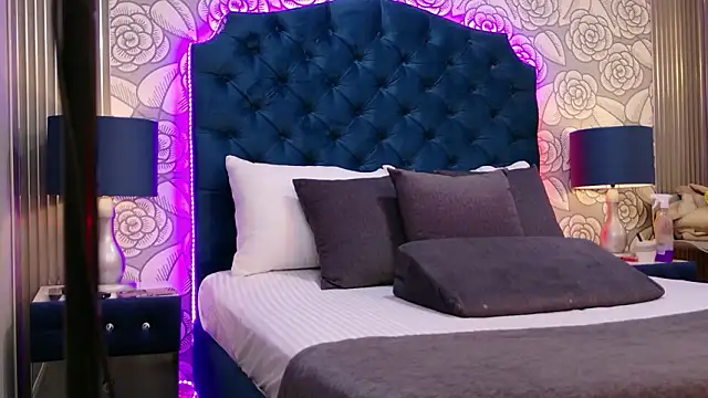 TaniaBlaze's cam snapshot