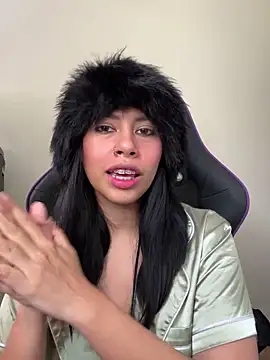 CarolinaRaven's cam snapshot