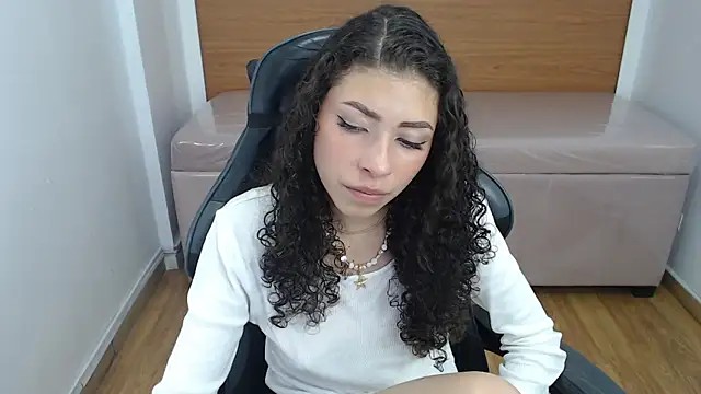 danatella_a's cam snapshot