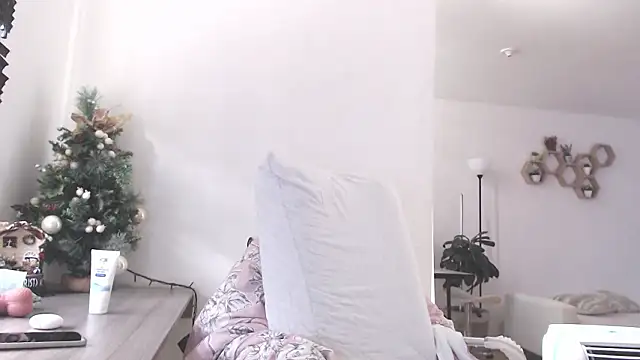 MIYESSI's cam snapshot