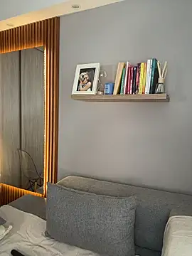 FridaKlein live sex cam