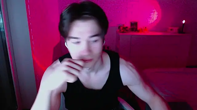 MarkusDean live sex cam