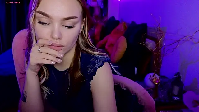 KitsyMoore's cam snapshot