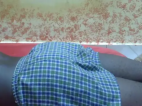 Latinian_cock's cam snapshot