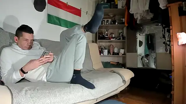 viraglaci18@xh's cam snapshot