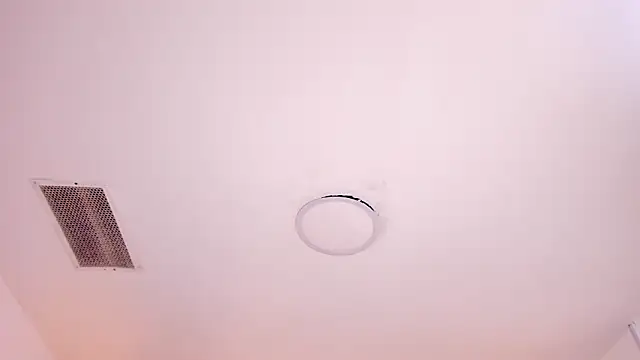 violet_sweet19's cam snapshot