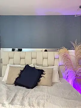 RoxyLaurent's cam snapshot