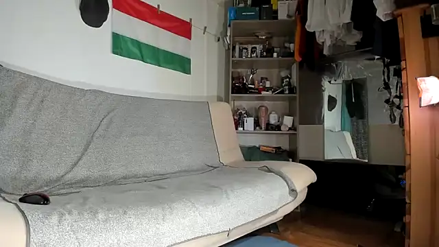 viraglaci18@xh's cam snapshot