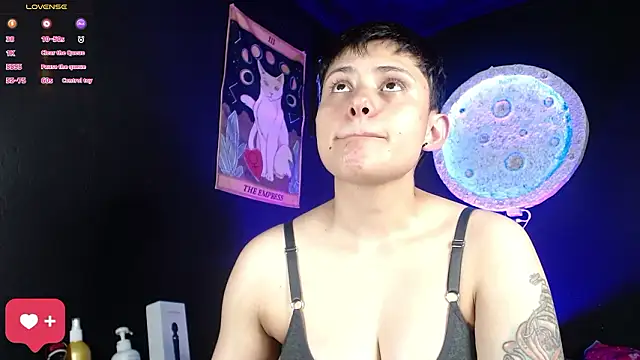 girl_intense444's cam snapshot