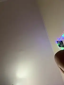 Evelinia's cam snapshot