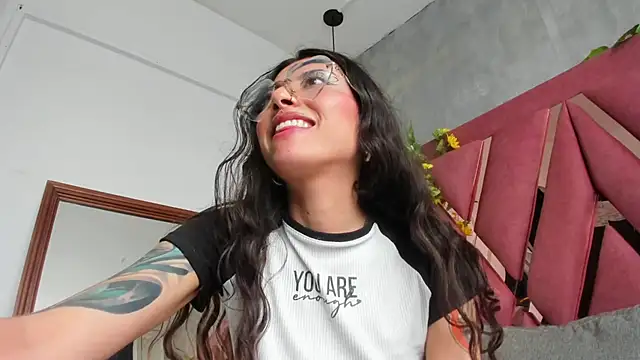 viollettaa_'s cam snapshot