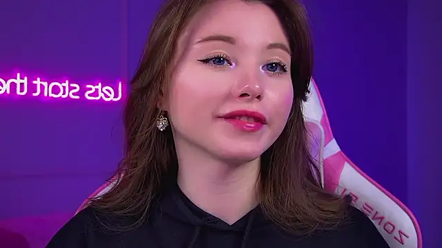 KeiraAsti's cam snapshot