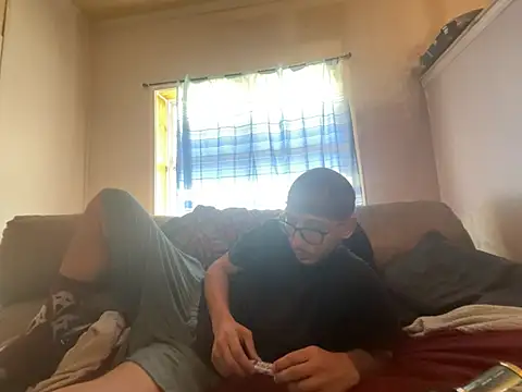 ThrowedWorldWide's cam snapshot