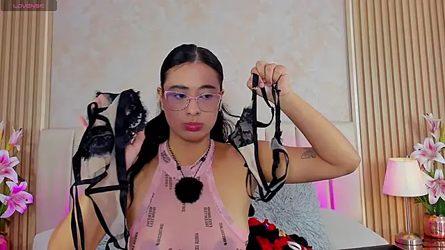 ZOEBARLOWE's cam snapshot