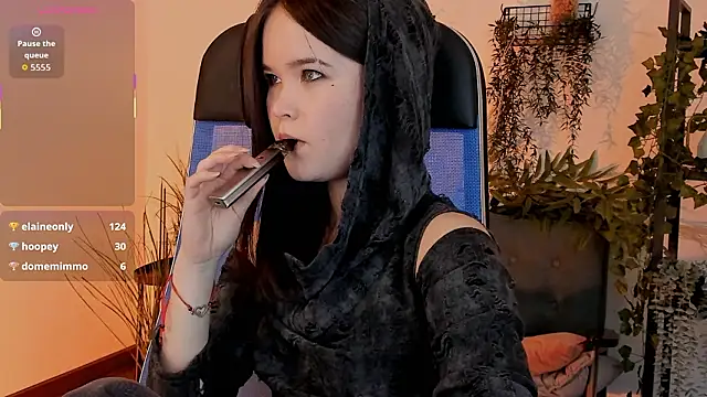 Elainebeness's cam snapshot