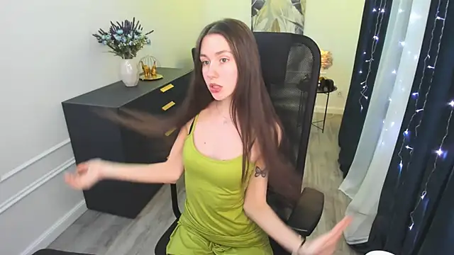 AliceJertis's cam snapshot