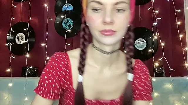 Musicalgirl's cam snapshot