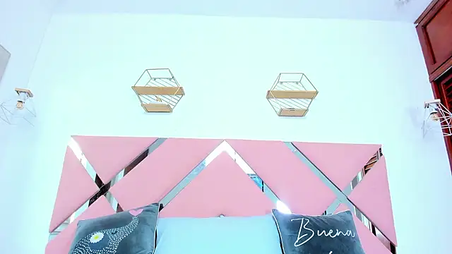 nahomygrey_'s cam snapshot