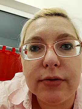 VikaKing live sex cam