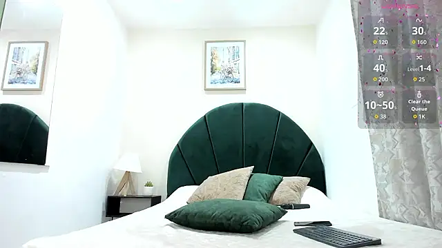 _LaraMom_'s cam snapshot