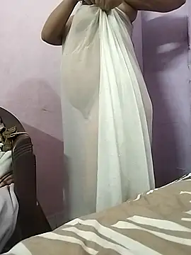 nikkyguddi's cam snapshot