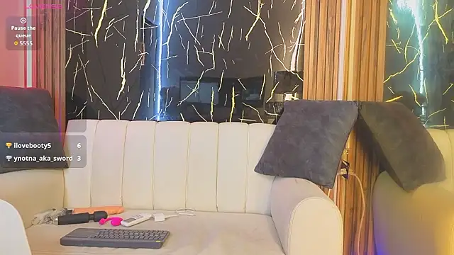 Starlight_Mature_aws's cam snapshot