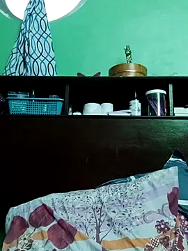 QueenSoreal live sex cam