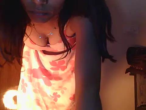 angelpriya_'s cam snapshot