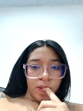 -VICKKY live sex cam