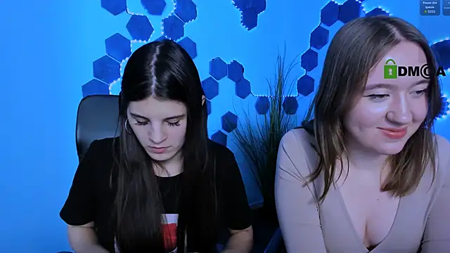 lizzie_boom_'s cam snapshot