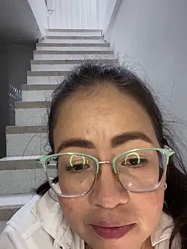 alisbloom's cam snapshot