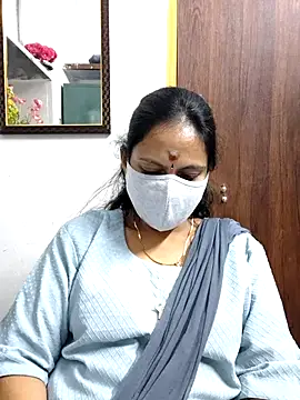 Queen-Neha's cam snapshot