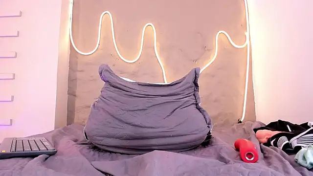 Shanntal_'s cam snapshot