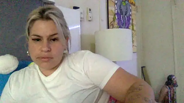 toomuchofafreak's cam snapshot