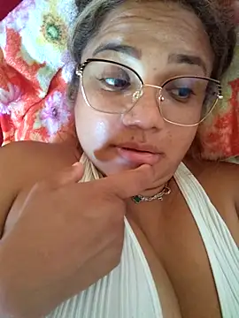 morecanela's cam snapshot