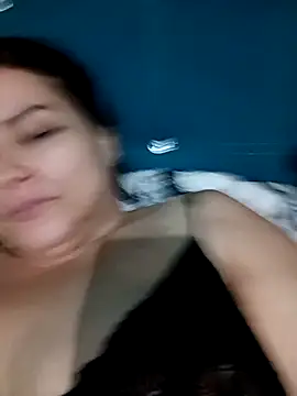 Mia_ThompsonXX's cam snapshot